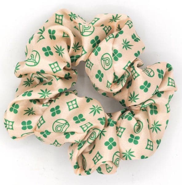 PLANTED SCRUNCHIE - View 2