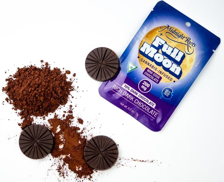 MIDNIGHT ROOTS | FULL MOON | DARK CHOCOLATE | CHOCOLATE COIN 200MG - View 2