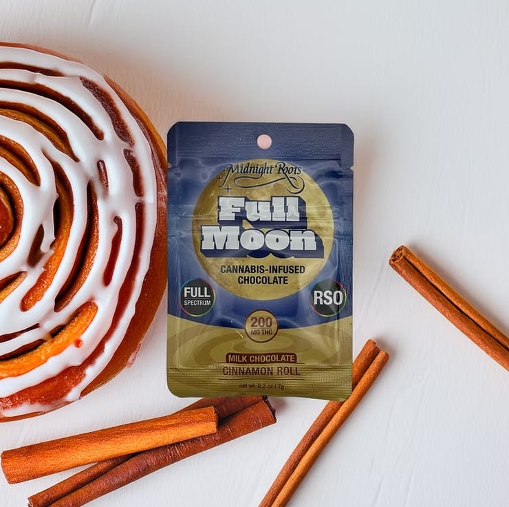 FULL MOON | CINNAMON ROLL | CHOCOLATE | RSO | 200MG | REC - Main view